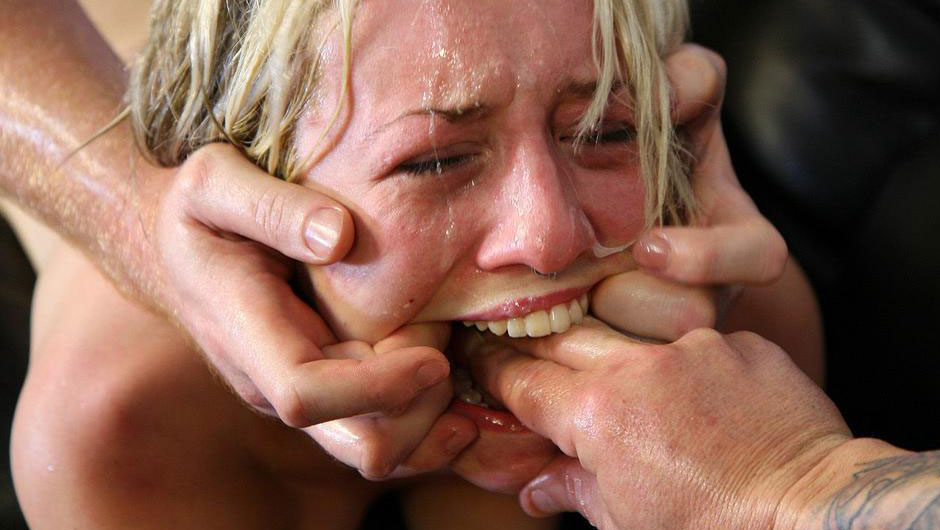 Natural solo dyke gagging